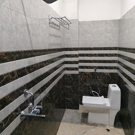ורנאסי Sky Inn Paying Guest House מראה חיצוני תמונה