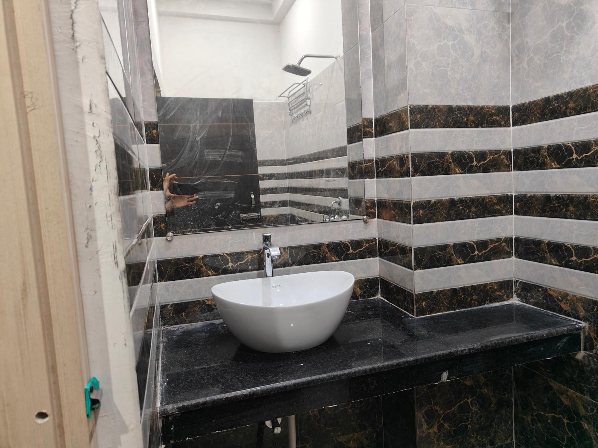ורנאסי Sky Inn Paying Guest House מראה חיצוני תמונה