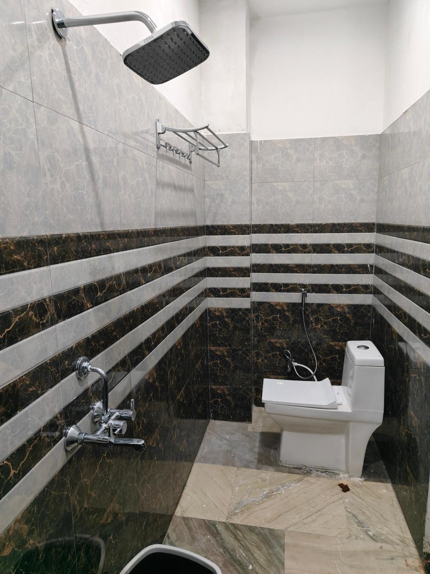 ורנאסי Sky Inn Paying Guest House מראה חיצוני תמונה